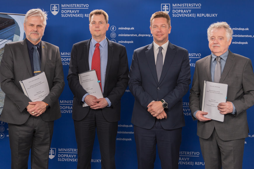 New turnkey GSM-R infrastructure for ETCS L2 for Slovakia Railways ...