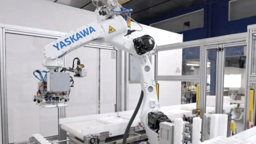GMG implementa un robot GP12 de Yaskawa para la alimentación de envases ...