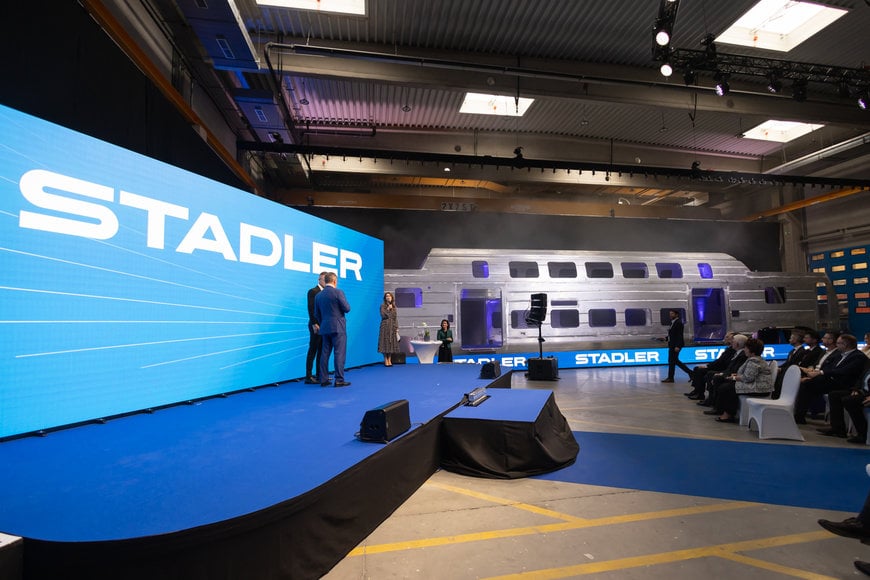 Stadler presents first doubledecker carriage produced in Hungary