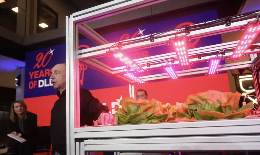 The potential of CO2-neutral greenhouses to feed the world