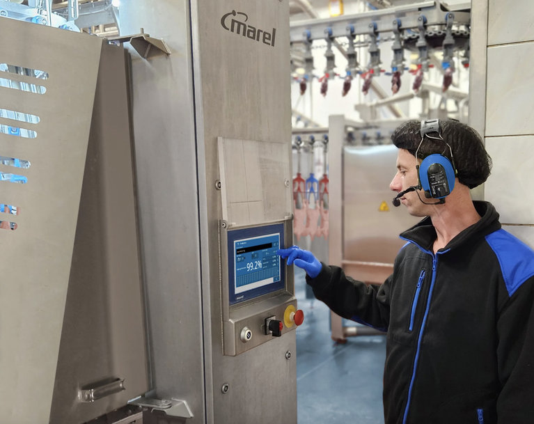 Why is the latest eviscerator technology crucial in a processing plant?