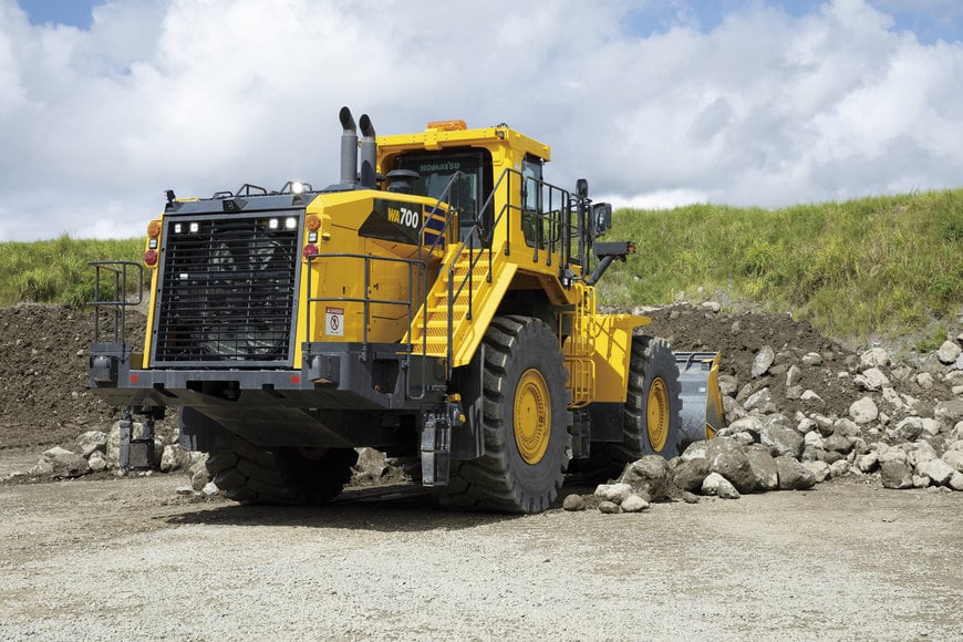 Komatsu Europe International stellt neuen Radlader WA700-8 vor 