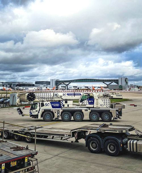Manitowoc two Grove GMK5150XL all-terrain cranes team up for tandem lift at UK’s Gatwick Airport