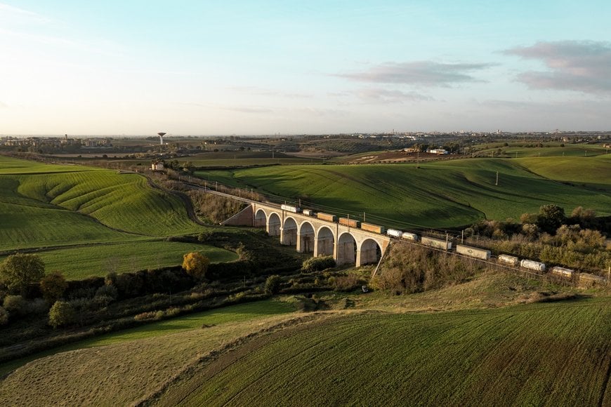 PJM et Polo Logistica FS : environ 600 wagons intermodaux seront équipés de fonctions de train numériques entre 2025 et 2027