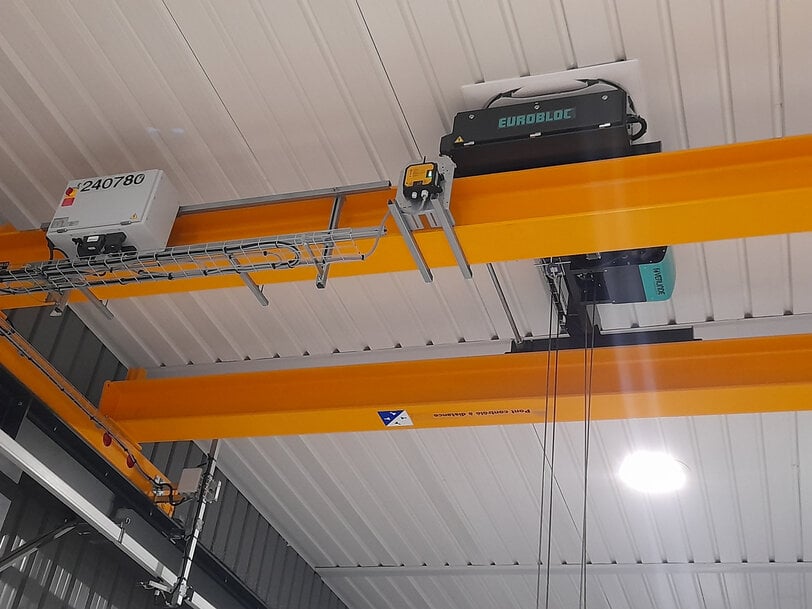 DOSSOT installs overhead crane in confined space at DRUMEL Industrie 