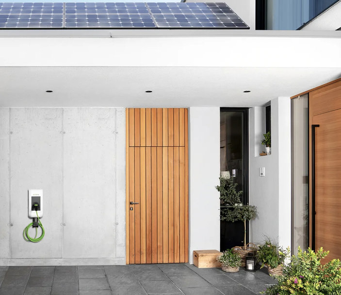 Keba optimiert PV-&Uuml;berschussladen mit dem KeContact E10&nbsp;Smart Energy Meter