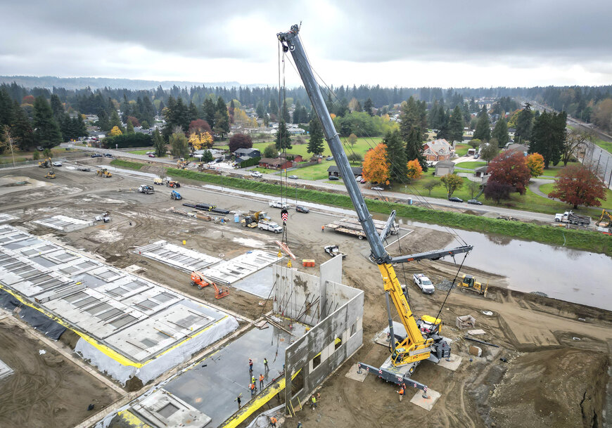 NessCampbell Crane + Rigging’s new Grove GMK6450-1 excels in tilt-up panel lift project