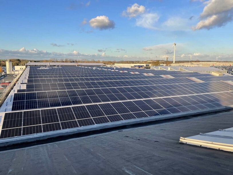 Le cap des 100 MW photovoltaïques installés par ENGIE franchi chez Valeo en Belgique