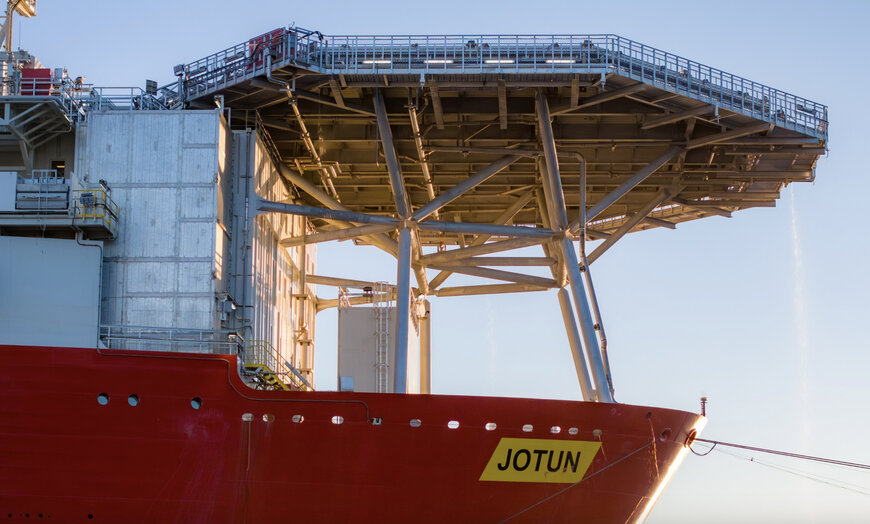 Jotun FPSO starts sail away to the Balder field