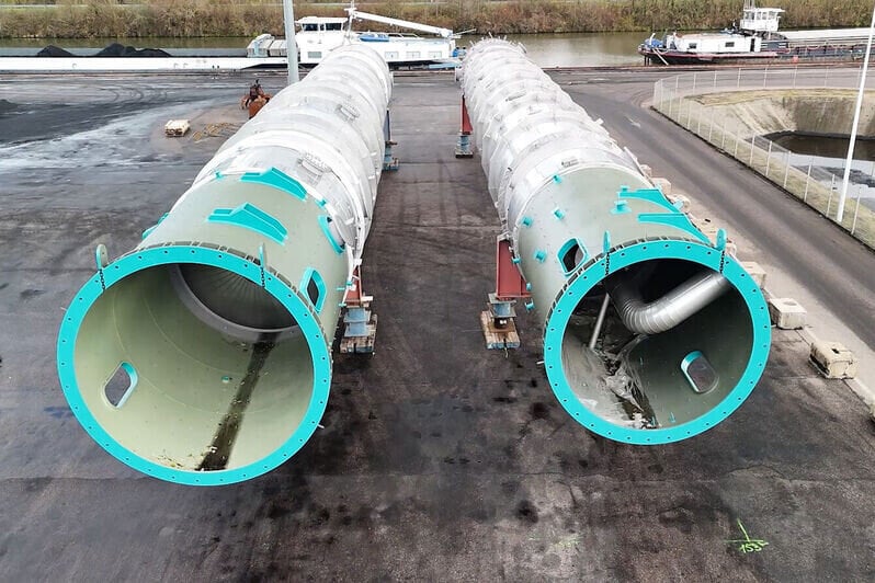 Arkema installs giant columns at Carling plant, marking project’s first stage
