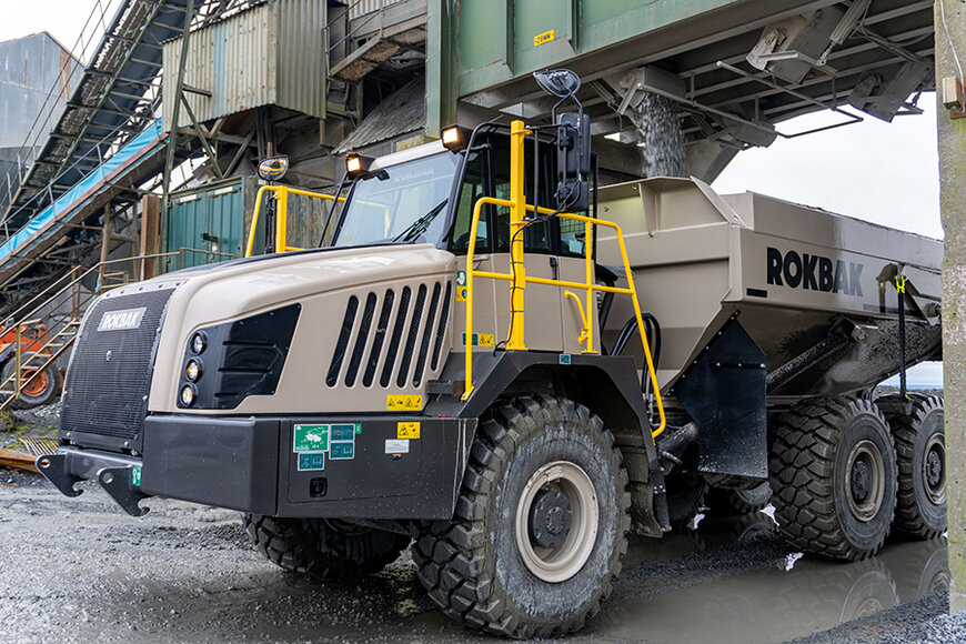 L&rsquo;ing&eacute;nierie &eacute;cossaise, la t&eacute;nacit&eacute; irlandaise : le Rokbak RA30 rejoint la flotte de carri&egrave;re de Loughran Rock