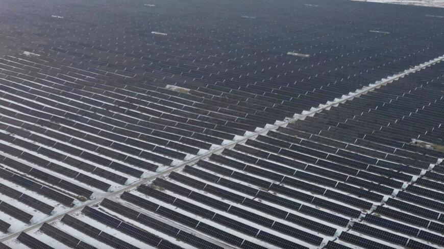 Trinasolar delivers 1.3GW Vertex N modules for a solar-storage plant in desert region