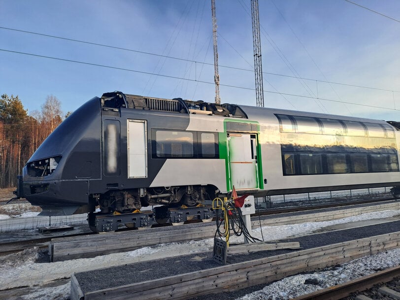 VR Fleetcare’s Oulu Paint Shop Perfects X40 Train Finishing