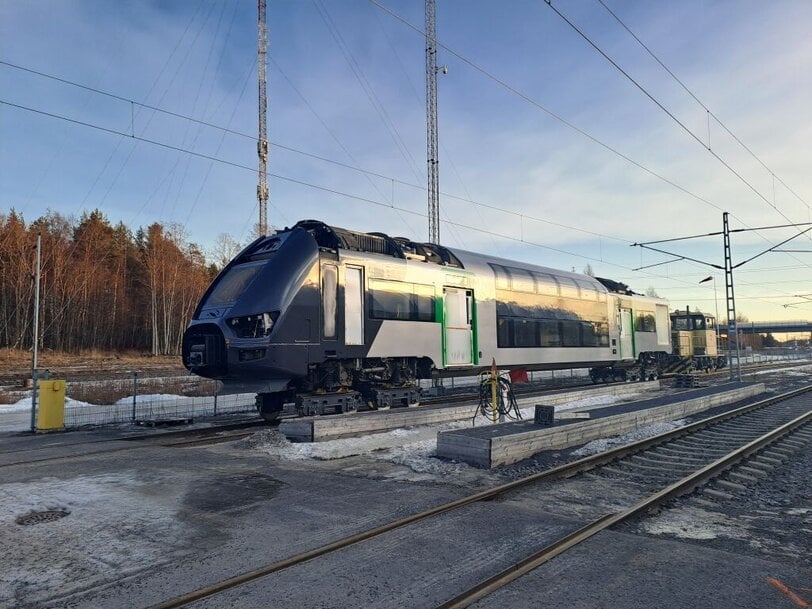 VR Fleetcare’s Oulu Paint Shop Perfects X40 Train Finishing