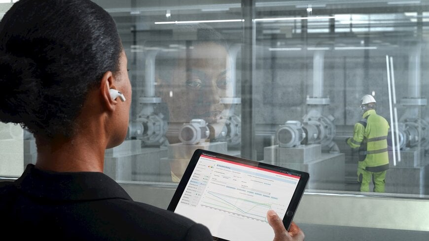 La aplicación ABB AbilityTM SmartTracker facilita la monitorización del SAI