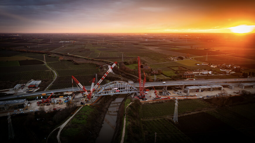 Vernazza uses two Tadano crawler cranes for a 728-ton lift