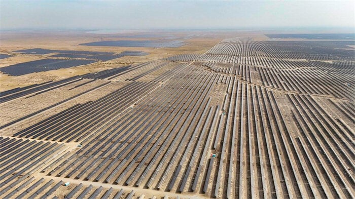 Trinasolar's Vertex N 720W modules powers a 1GW solar-storage project in Gobi Desert