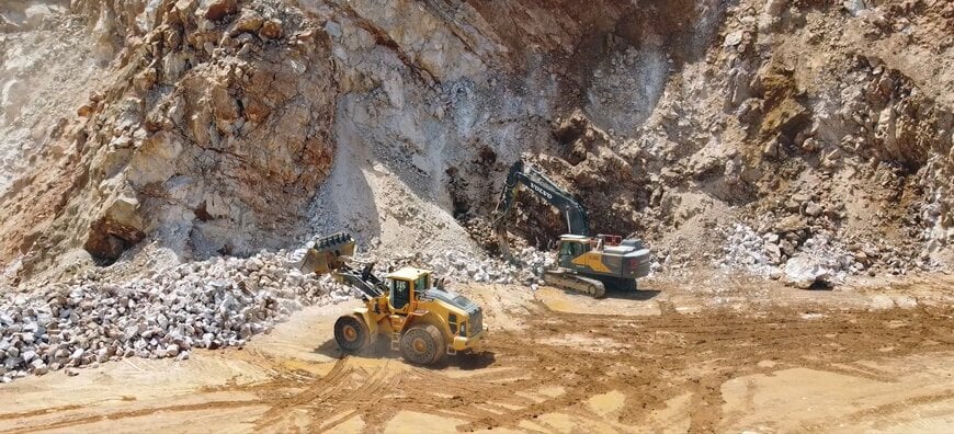 Örgün Kalsit marks four decades of Volvo machine reliability