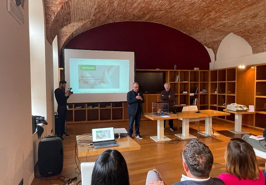 La tecnologia di Quickparts utilizzata per creare una scultura permanente che simboleggia l'innovazione sociale nel Barolo Wall, l’installazione artistica situata nell’area vitivinicola riconosciuta dall'UNESCO come Patrimonio Mondiale dell’Umanità