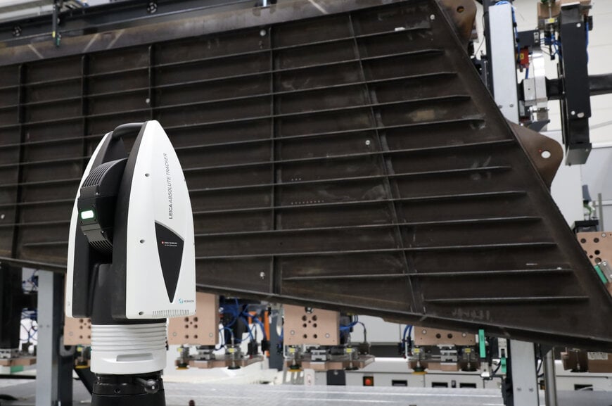 Il tracker laser ATS800 di Hexagon rivoluziona la metrologia su larga scala con la scansione alimentata dall’IA