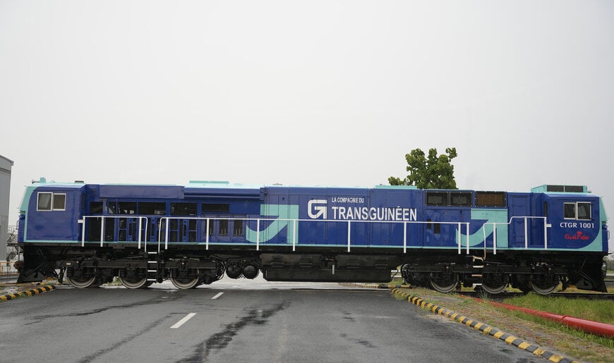Wabtec and Rio Tinto SimFer Debut First Locomotive for Africa's Largest Iron Ore Project