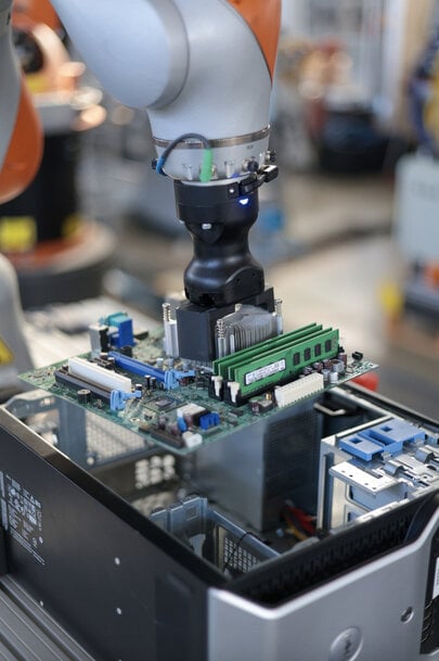 Cognitive Robotics and New Safety Technologies for Human-Robot Collaboration