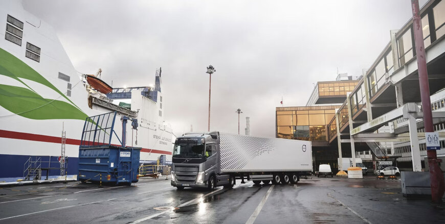 Volvo Trucks introduce la limitazione automatica della velocità per una maggiore sicurezza