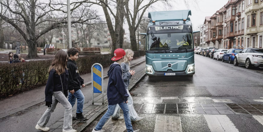 Volvo Trucks introduce la limitazione automatica della velocità per una maggiore sicurezza