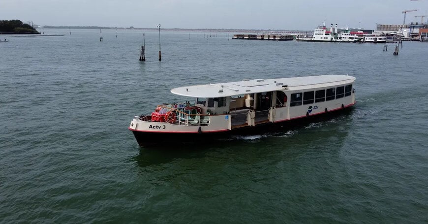 FPT INDUSTRIAL GESTALTET ZUSAMMEN MIT ACTV, VULKAN ITALIA UND BIMOTOR DIE HYBRIDE ZUKUNFT VON VENEDIG: NEF-MOTOREN WERDEN EINE TECHNOLOGISCHE UMRÜSTUNG FÜR EINE NEUE SICHTWEISE AUF DEN ÖFFENTLICHEN NAHVERKEHR IN DER STADT VORANTREIBEN