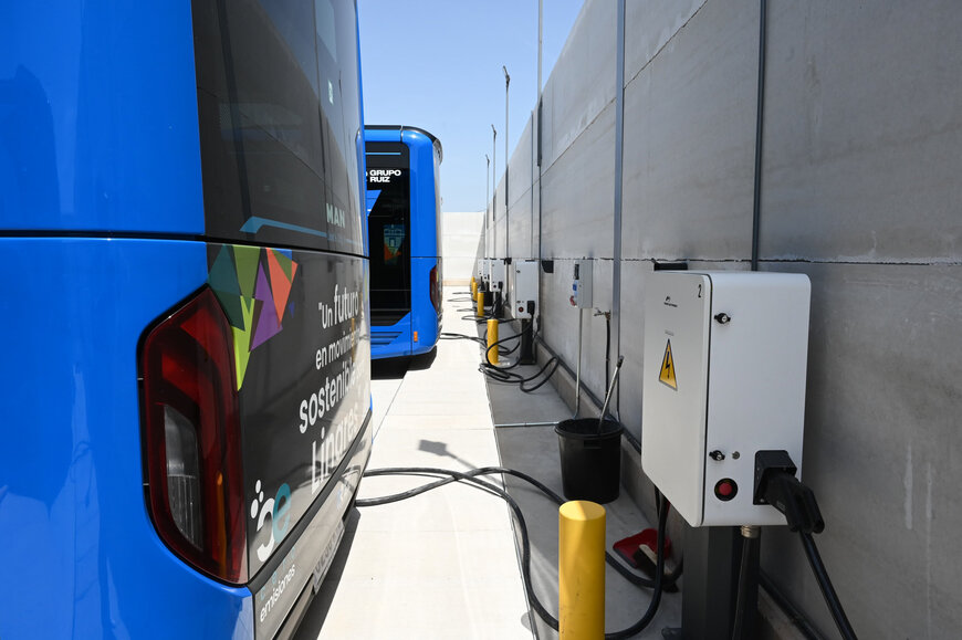 Inauguradas las nuevas instalaciones de la empresa Transportes Urbanos de Linares para la mejora del servicio de autobús
