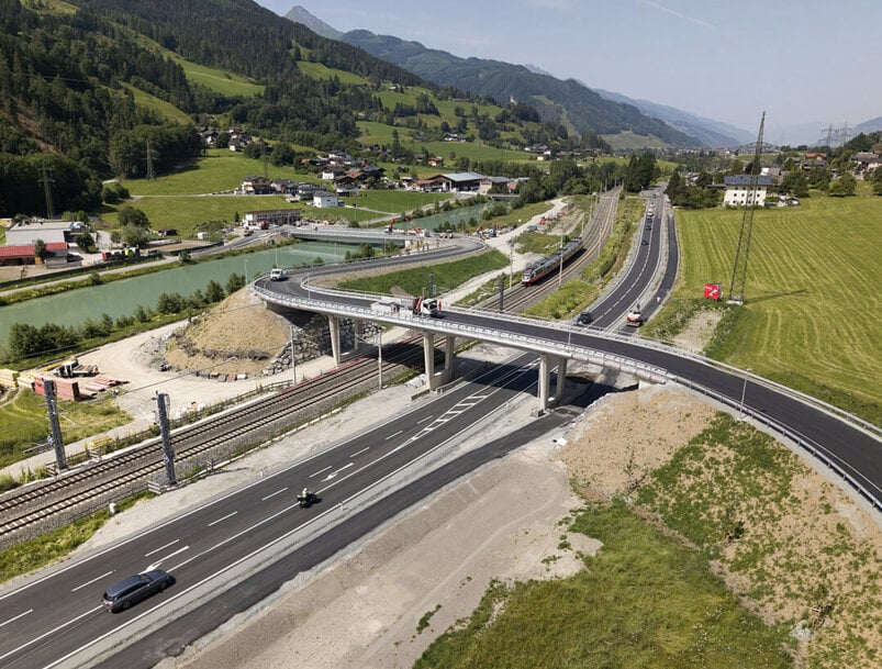 ÖBB: Neue Überfahrtsbrücke löst zwei Bahnübergänge in Gries im Pinzgau ab