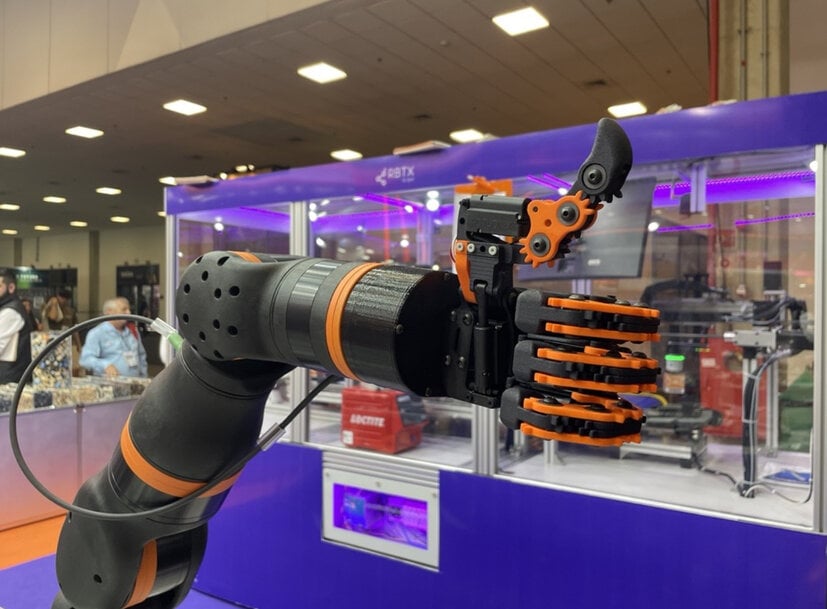 IGUS TERÁ ROBÔS OPERANDO EM LINHA DE PRODUÇÃO AO VIVO NA INTERMACH 2025