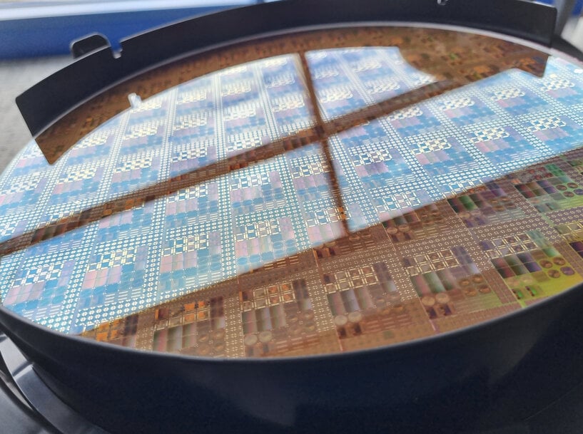 STMicroelectronics and Metalenz Expand Metasurface Optics Collaboration