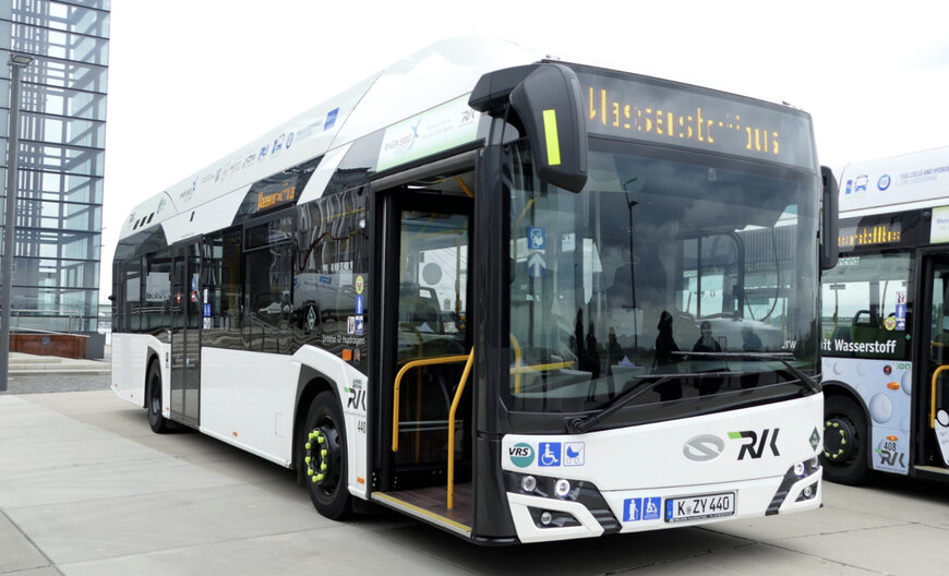 Neueste Brennstoffzellen-Busflotte nimmt Betrieb auf