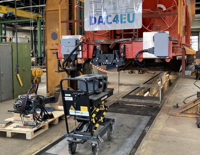 Voith supplies digital automatic couplers for first German DAC train