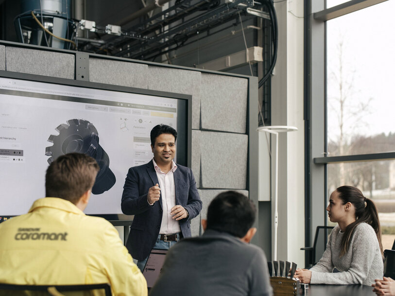 Centra Sandvik Coromant kształcą przyszłych liderów produkcji