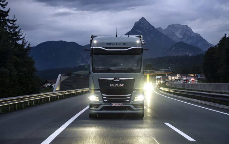 Across the Brenner Pass at night with the MAN eTruck