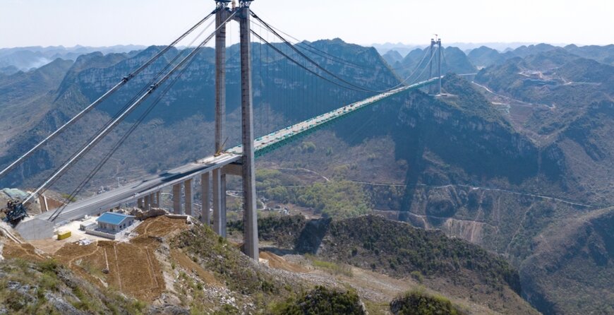 Potain MCT 385 hits new heights on world’s tallest bridge