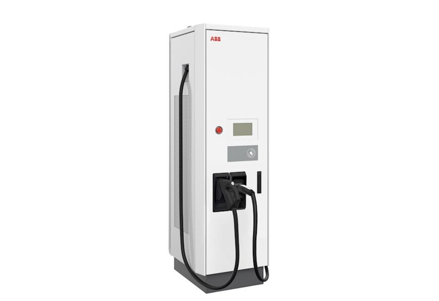 ABB、日本向けにデュアル規格EV急速充電器を発表