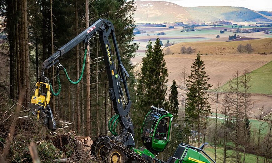 John Deere 1470H 8W Harvester Tested in Highlands