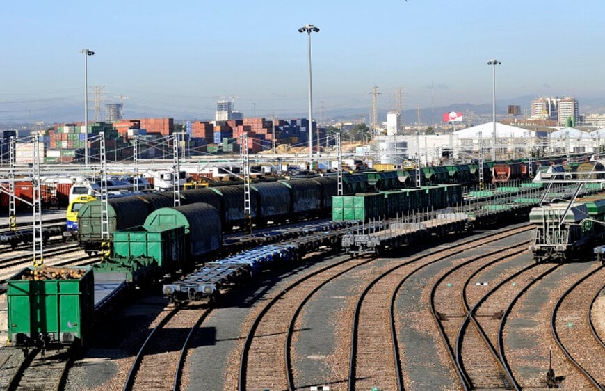 Adif construirá vial entre terminal La Font y ZAL València