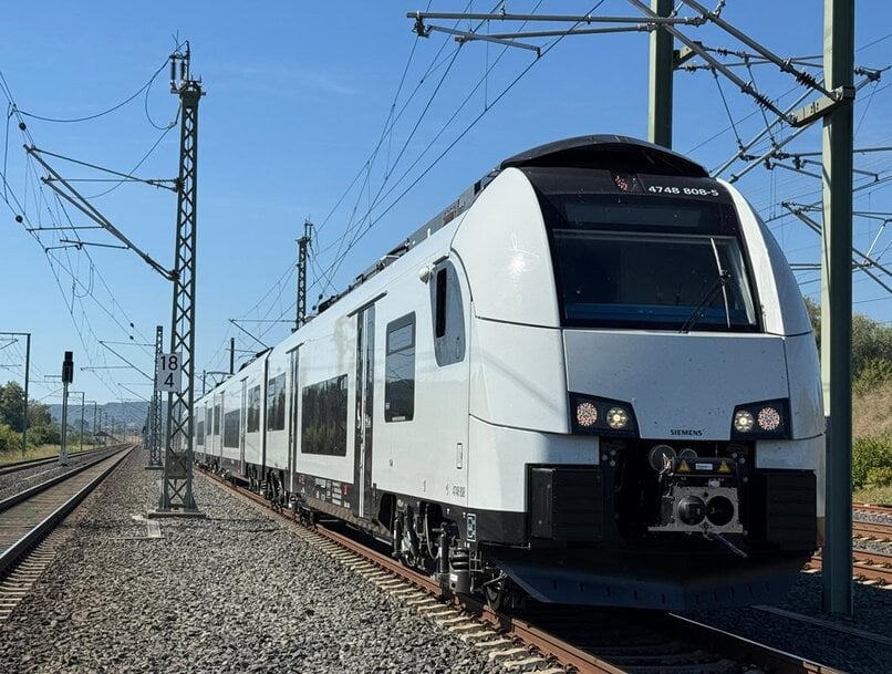 Alpha Trains Acquires Two Siemens Desiro ML Trains