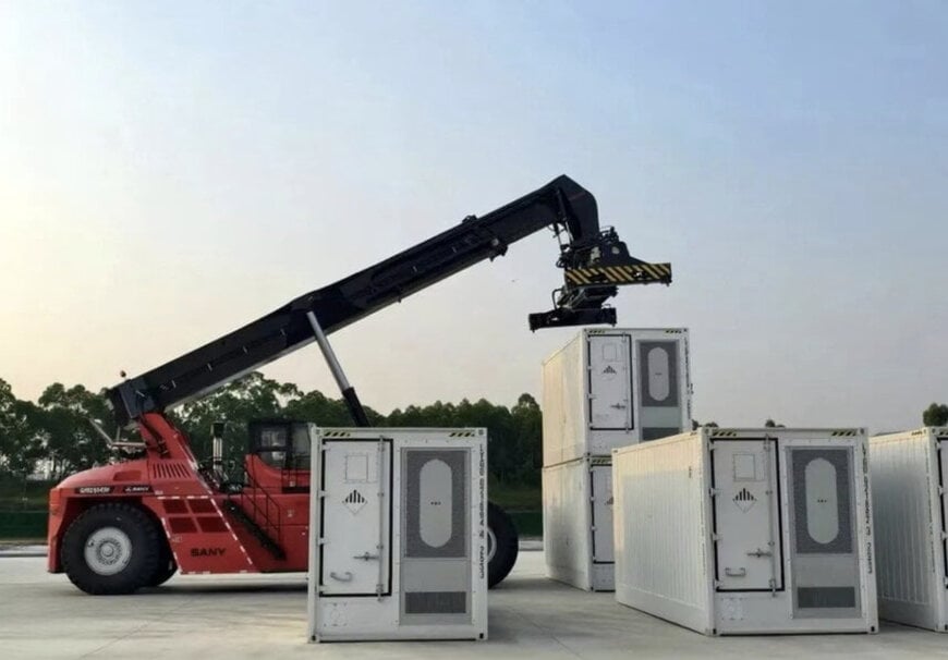 SANY d&eacute;voile un Reach Stacker &agrave; stockage d'&eacute;nergie de 50 tonnes