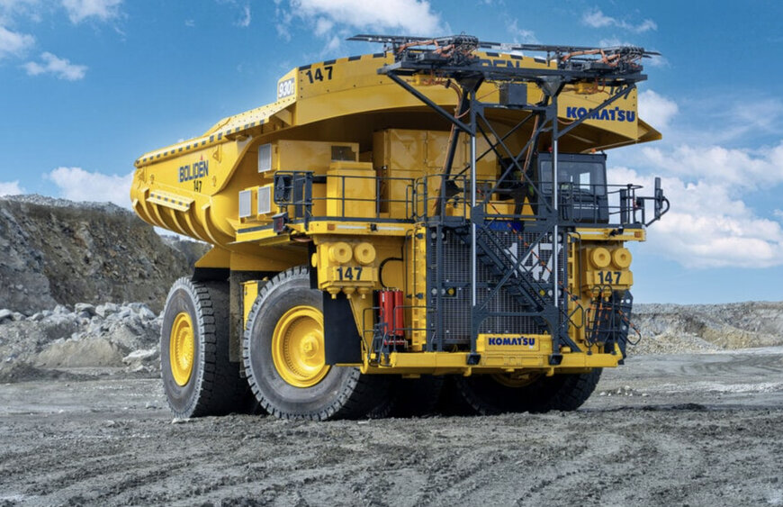 Komatsu déploie son premier tombereau de transport à puissance agnostique en Suède