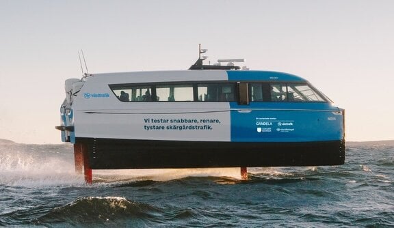 Snabb eldriven bärplansfärja testas i Göteborgs skärgård