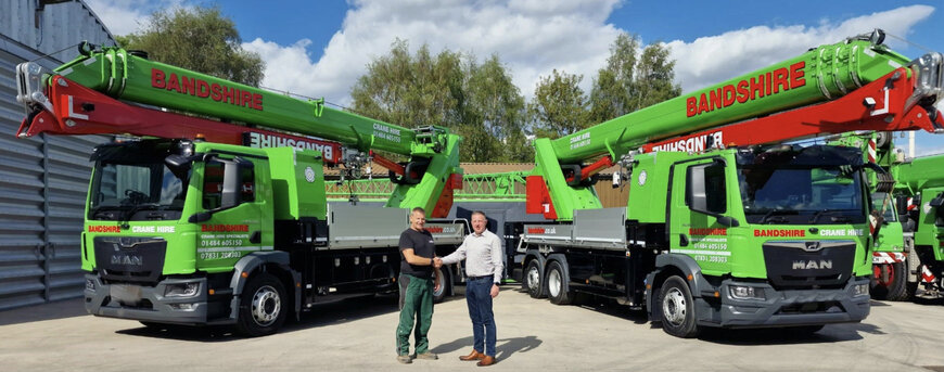 Zwei neue B&ouml;cker Autokrane an Bandshire &uuml;bergeben
