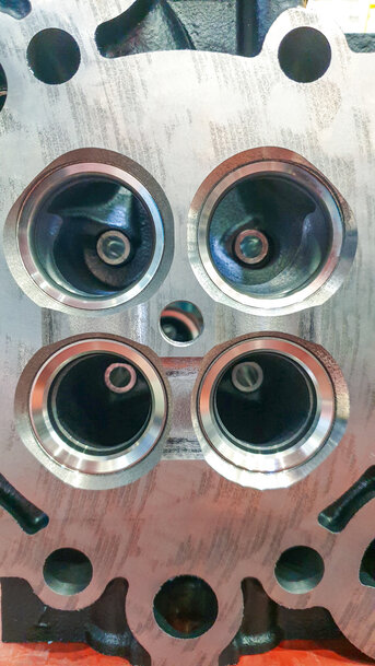 MAPAL fine boring tool in use at MAN Putting heads together for the last diesel engine