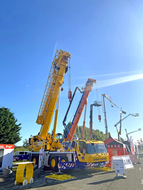 Manitowoc Debuts Hybrid Grove GMK5150XLe and EnCORE Rebuild at Vertikal Days 2025