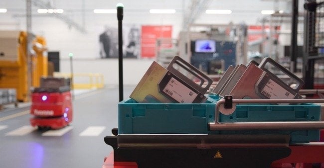 OMRON e Danfoss Power Solutions: automazione creativa con robot mobili