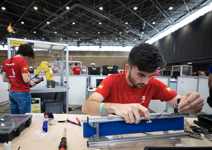 EuroSkills 2025: Representación española en la competición europea de robótica industrial